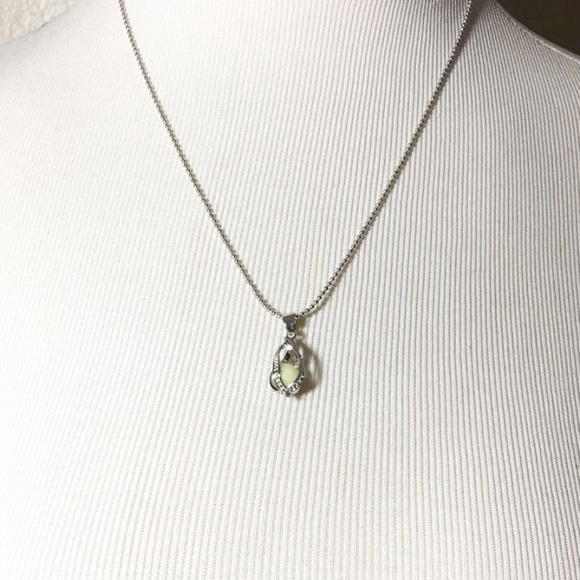 Super Cute Necklace With Caged Iridescent Stone - Picture 7 of 7